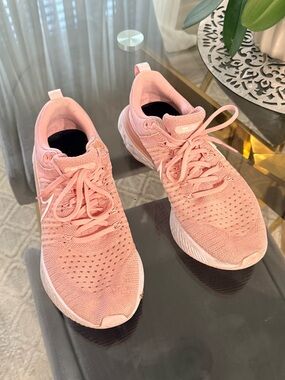 Women's Nike Knit Lace-Up Sneakers - Pink Size 11